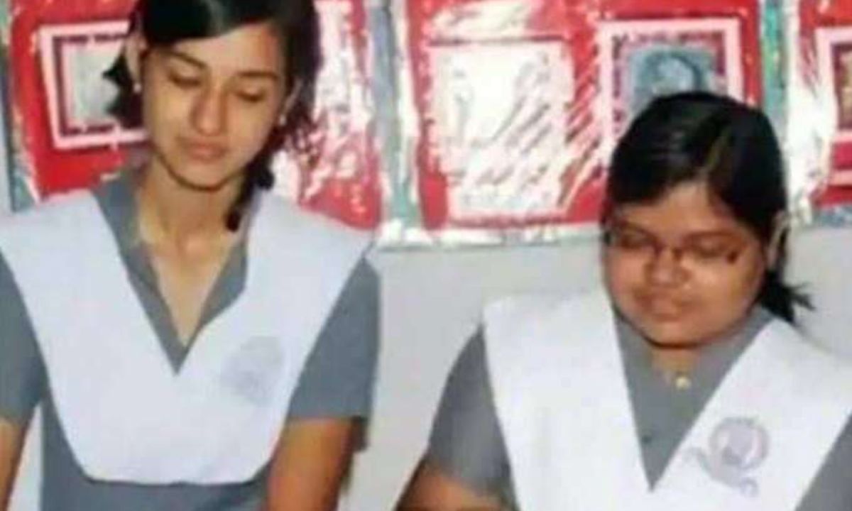 Bollywood heroines in school dress : परिणीति चोपड़ा से लेकर ​ट्विंकल खन्ना तक स्कूल ड्रेस में ऐसी दिखती थीं ये एक्ट्रेस, देखें तस्वीर
