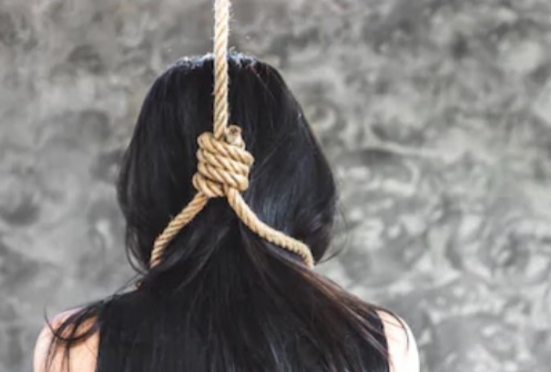 Singrauli Suicide News : घर के अन्दर महिला ने लगायी फासी