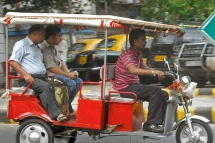 E Rickshaw New Rule : ई-रिक्शा चालक कृपया ध्यान दें आया नया फरमान, ये काम आज ही निपटा लें नहीं तो होगी सख्त कार्रवाई