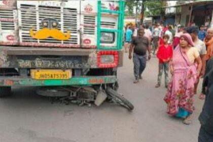 Singrauli News : सरकारी राशन लेने जा रहे बाइक सवार को ट्रक ने कुचला, मौके पर हुई दर्दनाक मौत