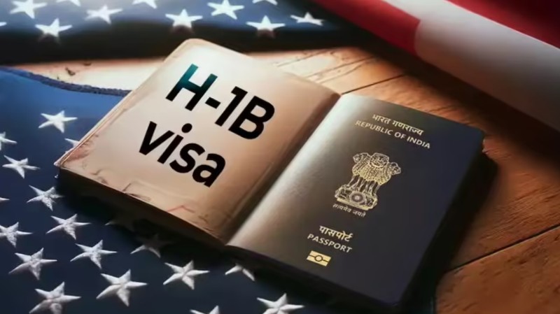 H-1B VISA : Trump के नए आदेश से H-1B वीजा धारकों में हड़कंप, एयर टिकट 2.8 लाख तक पहुंचा