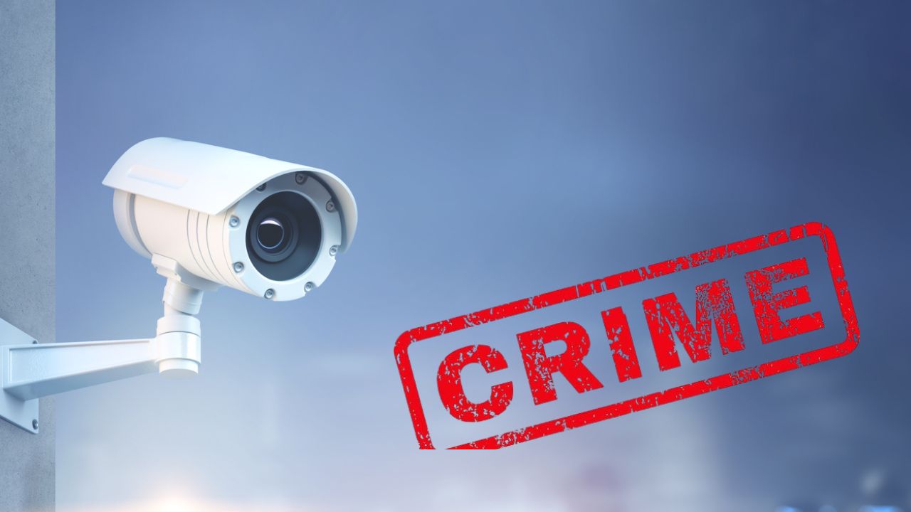 MP News : इंदौर में सनसनी, बाइक सवार ने युवती को टक्कर मारी, CCTV फुटेज वायरल